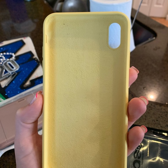 YELLOW IPHONE X PLUS CASE - Picture 3 of 4